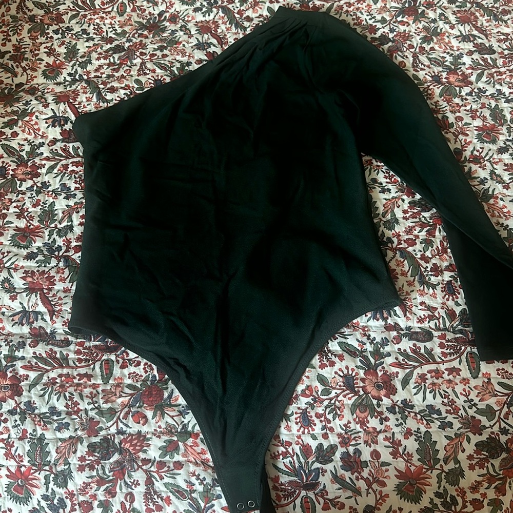 Abercrombie & Fitch Black One-Shoulder Long-Sleeve Bodysuit